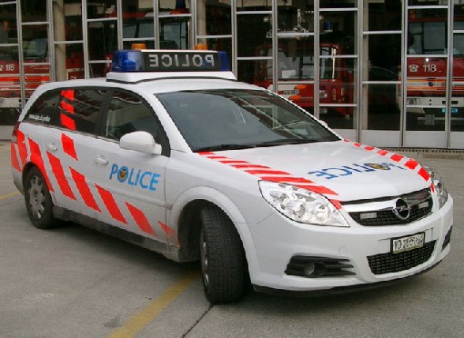 Suisse-Aigle-Police-1